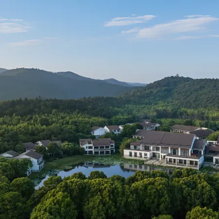 Huanxiu Resort & Spa Hotel