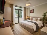 Maison Truong Thinh Hotel by Urban B Hotels near كوان بِن تان