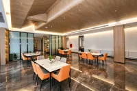 Topping Asset Hotel (Jiangyou High-speed Railway Station Branch) - Parkplatz