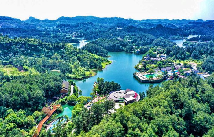 Howard Johnson Lake Serenity Hot Springs Hotel Neijiang