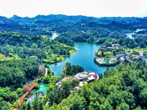 Howard Johnson Lake Serenity Hot Springs Hotel Neijiang