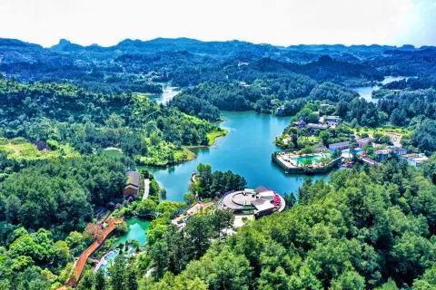 Howard Johnson Lake Serenity Hot Springs Hotel Neijiang