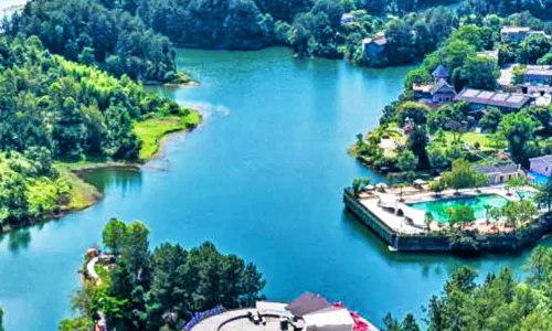 Howard Johnson Lake Serenity Hot Springs Hotel Neijiang