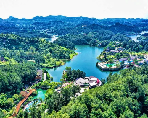Howard Johnson Lake Serenity Hot Springs Hotel Neijiang Hotels in Weiyuan
