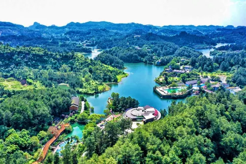 Howard Johnson Lake Serenity Hot Springs Hotel Neijiang Hotels in Weiyuan