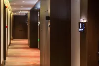 Lanling pearl Holiday Hotel