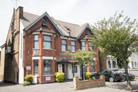 Westciti Caroco Aparthotel Отели рядом со станцией West Croydon