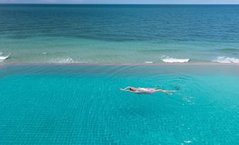 Weizhou Island Whale Sky Pool Sea View Hotel