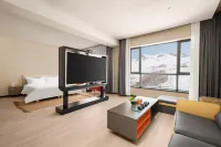 Heizuan Club Hotel (Coco Tohai Shop) Hotels in Fuyun