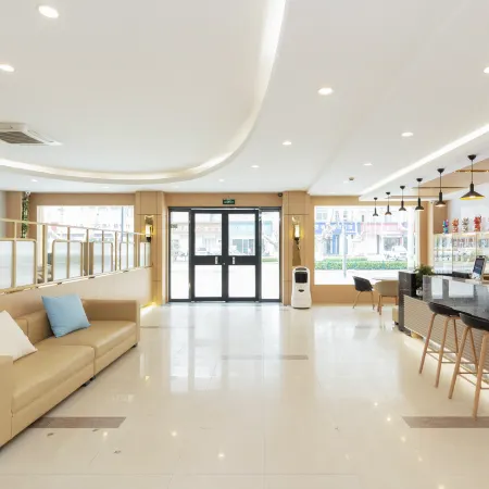 Shell Hotel (Xuzhou Xinyi Nanjing Road Railway Station)