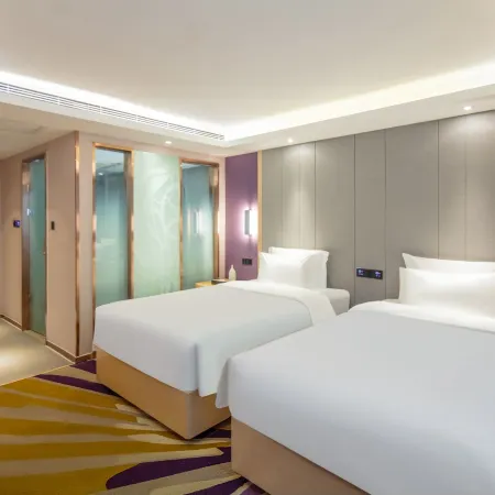 Lavande Hotel (Beijing Tiananmen Square Wangfujing Street Branch) Отели рядом с достопримечательностью «Дунчэн»
