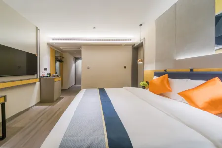 YUNIK E-sports Hotel (Jincheng People's Square Commercial Pedestrian Street) Отели рядом с достопримечательностью «Jincheng Ancient Academy»