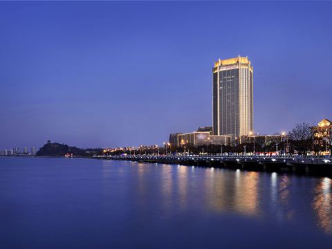 Crowne Plaza ZHENJIANG by IHG