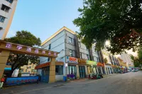 Zhengyu Hotel (Nanyang Railway Station Xinhua City Plaza) - Parkplatz