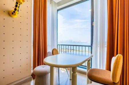 Fawn Holiday Hotel (Qingdao West Coast Resort) Отели рядом с достопримечательностью «Jiaonan Jimiya Fishing Port»