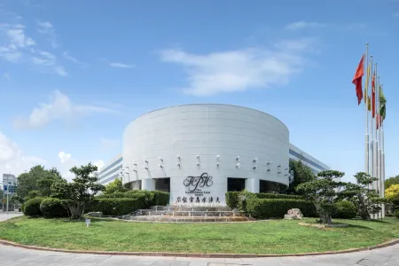 Crystal Palace Hotel Отели рядом с достопримечательностью «Museum of Imperial Concubine Palace Site of Yuan, Ming and Qing Dynasty»