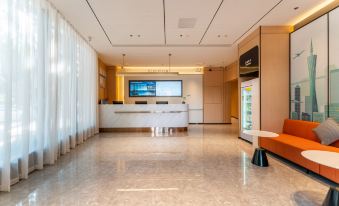 City Light Luxury Hotel (Foshan Qinghuiyuan Daliang Pedestrian Street)