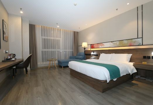 주변 쇼핑몰 전경