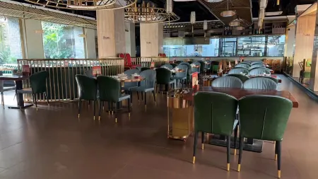 Happy Aile Hotel (Hezhou Lingfeng Square)