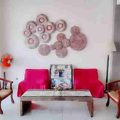 Seven Hotel Hotel Exterior