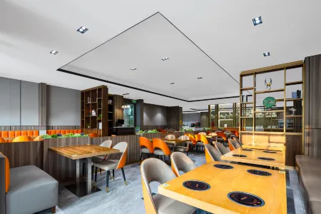 Kaisheng Xingfeng International Hotel Отели рядом с достопримечательностью «Song Gallery»