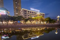 Mengzi Hetai Hotel (Nanhu Park) Hotels near Baixin Shopping Plaza (Mengzi Head Office)