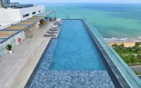 歸仁安雅尊貴海濱飯店 - 游泳池