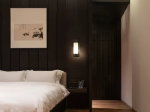 INTO Hotel Chibi Hotels in Chibi