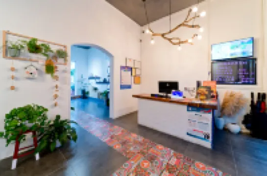 February Homestay (Yangshuo West Street Branch)