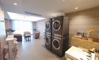 Home Inn-Chengdu Global Center Twin Towers SKP Store