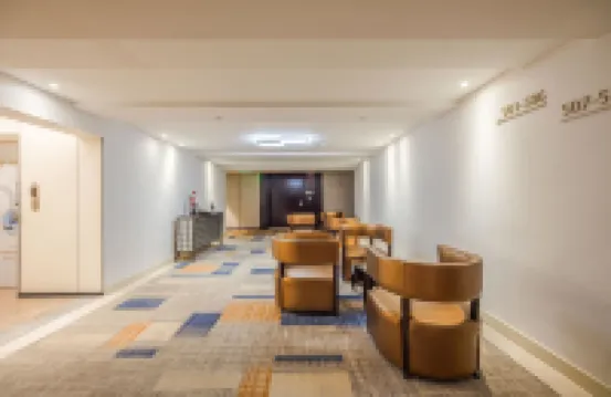 豪仕登逸程酒店（南湖區八佰伴購物中心店）