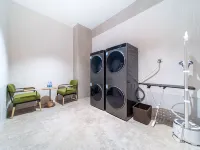 Huaxi Hotel - parking