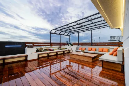 Yangzhou Yinnierlai Chinese Inn (Heyuan Dongguan Street) Отели рядом с достопримечательностью «Zhuyuwan Scenic Area»