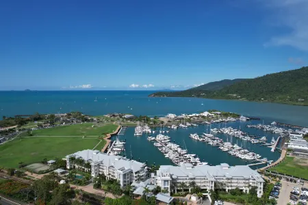 The Boathouse Apartments Отели в г. Фламетри