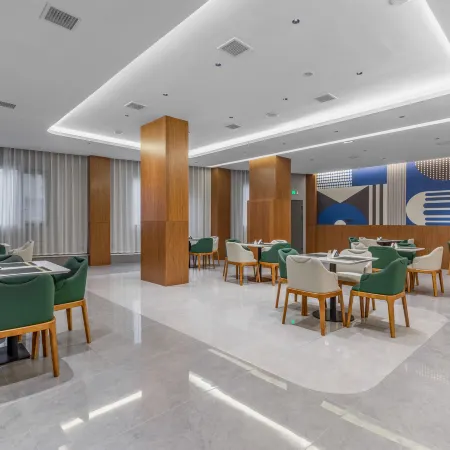 Aifeel Hotel (Yingshan Wanda Plaza)
