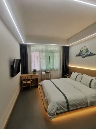 Dream Journey Boutique B&B (Fenghuang Ancient Town Branch)