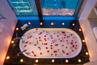 China World Summit Wing, Beijing, A Shangri-La Hotel - Romantic