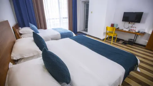 Zhangjiajie Time Cang Creative Inn (Tianmenshan Cableway Branch)
