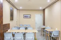 Shi Ruo Hotel (Daocheng Yading Scenic Spot Tourist Center)