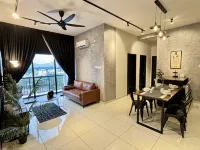 Ipoh Town Horizon Skypool Suites 4-11pax by IWH Suites