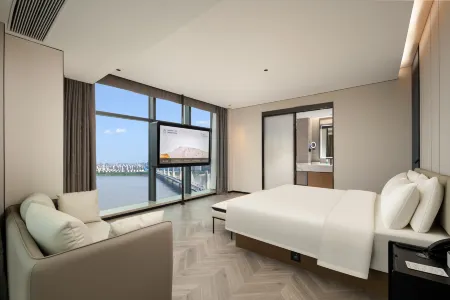 Atour Hotel Nanchang Honggutan Mixc Отели рядом с достопримечательностью «Jiangxi Science and Technology Normal University (Hongjiaozhou Campus)»