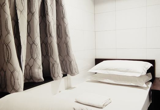 포시즌스 호스텔 로비