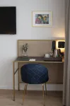 Jill Hotel Brussels Hotel dekat Base Design Brussels