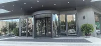 Hilton Hotel Hotels in Bairin Left Banner