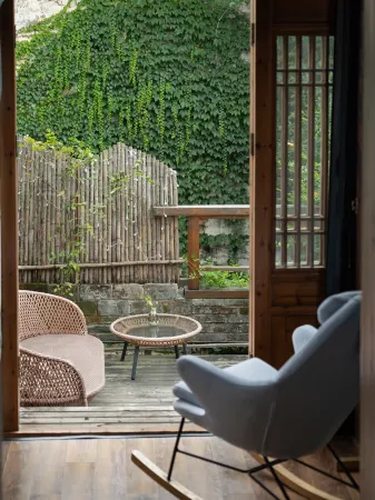 IMMERSING HuanChun Resort Hotel Отели рядом с достопримечательностью «Cheng's Miyake»