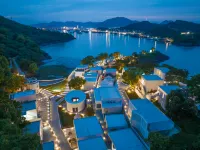 M island Resort - bar