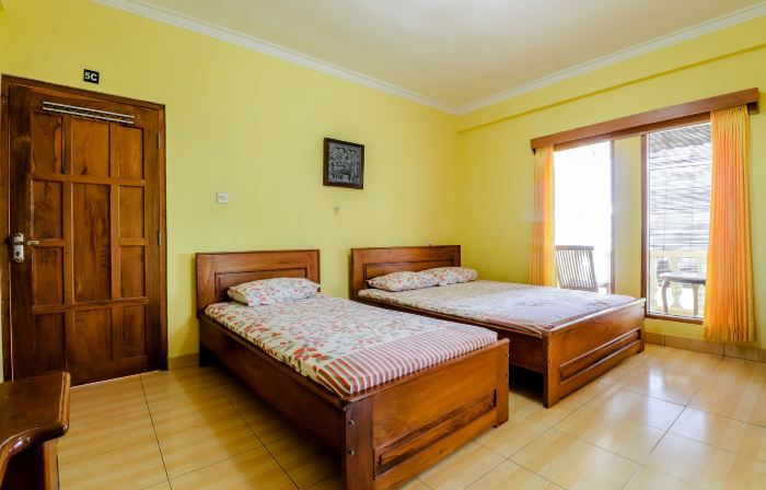 Adinda Beach Hotel and Villa