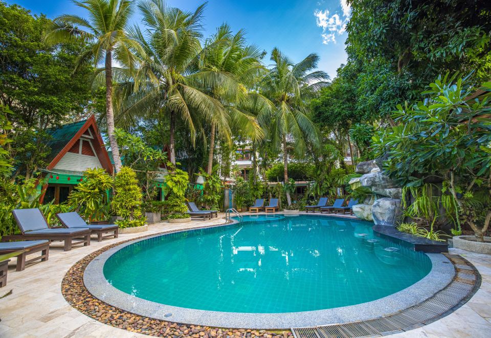 Meet Holiday Hotel-Rawai 객실