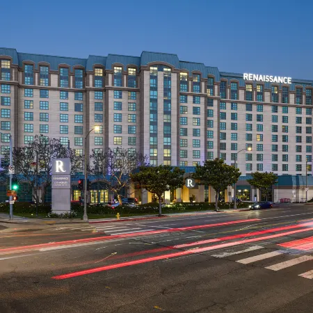 Renaissance Los Angeles Airport Hotel Отели рядом с достопримечательностью «Район аэропорта Лос-Анджелеса»