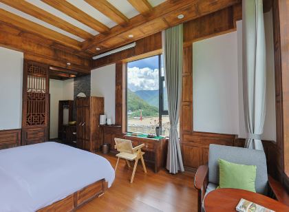 三怙主民宿（ 香格里拉鎮稻城亞丁景區店）